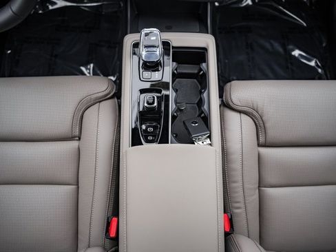 New 2026 Volvo XC90 B6 Ultra image 25