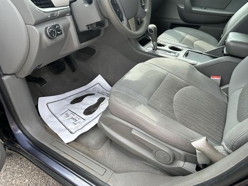 Used 2013 Chevrolet Traverse LS FWD image 10