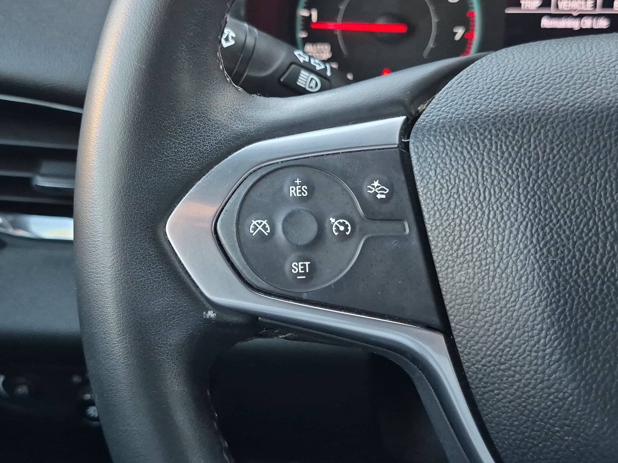 Used 2023 Chevrolet Traverse LT w/ LPO, Floor Liner Package FWD image 15