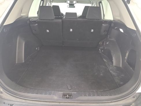Used 2022 Toyota RAV4 LE FWD image 11