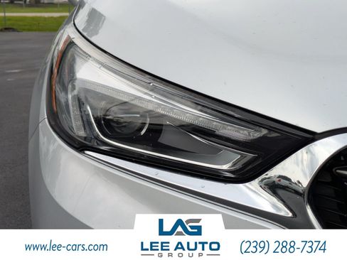 Used 2020 Buick Enclave Essence w/ Sound and Sites Package FWD image 9