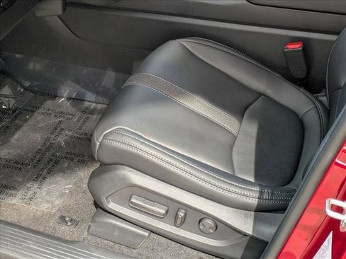 New 2025 Honda Pilot Touring image 4