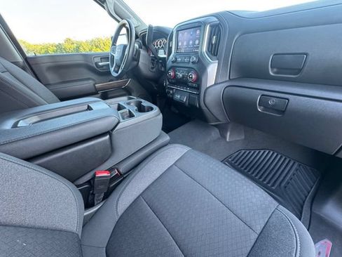 Used 2021 Chevrolet Silverado 1500 LT AWD/4WD image 31