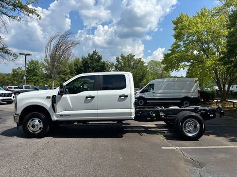 New 2025 Ford F350 XL w/ XL Chrome Package image 3