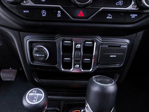 Used 2022 Jeep Wrangler Unlimited Sport image 20