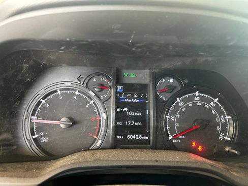 Used 2023 Toyota 4Runner SR5 Premium w/ Moonroof Package RWD image 10