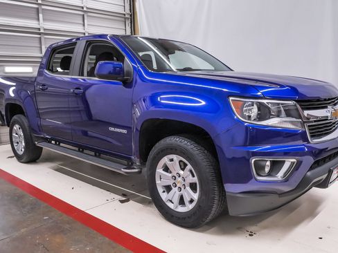 Used 2017 Chevrolet Colorado LT w/ LT Convenience Package RWD image 5