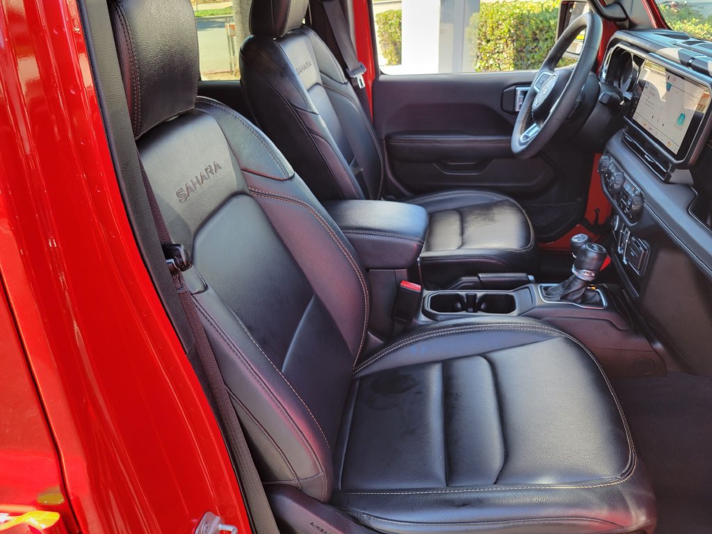 Used 2024 Jeep Wrangler Unlimited Sahara w/ Safety Group AWD/4WD image 19