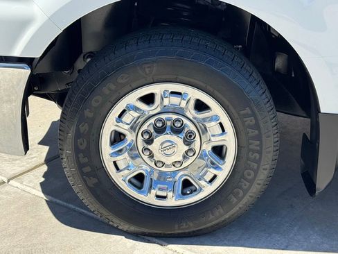 Used 2015 Nissan NV 2500 SL w/ Technology Package image 9