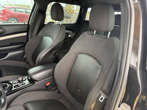 Used 2016 MINI Cooper Clubman FWD image 9