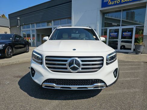 Used 2024 Mercedes-Benz GLB 250 4MATIC image 11
