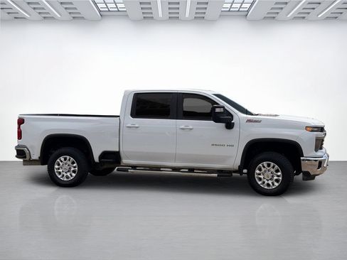 Used 2024 Chevrolet Silverado 2500 LT AWD/4WD image 6
