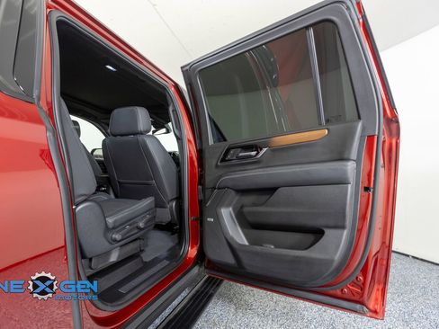 Used 2025 GMC Yukon XL Denali w/ Sun & Power Step Package AWD/4WD image 33
