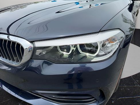 Used 2020 BMW 530i xDrive w/ Convenience Package AWD/4WD image 9
