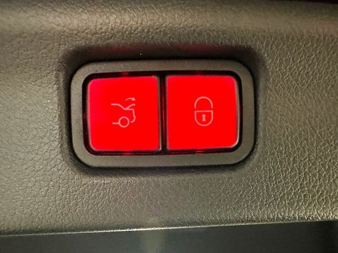 Certified 2023 Mercedes-Benz C 300 4MATIC Sedan image 34