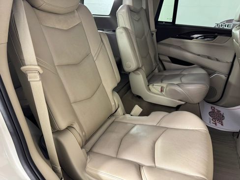 Used 2015 Cadillac Escalade Premium AWD/4WD image 41