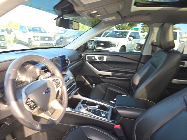 Used 2021 Ford Explorer XLT w/ Equipment Group 202A AWD/4WD image 9