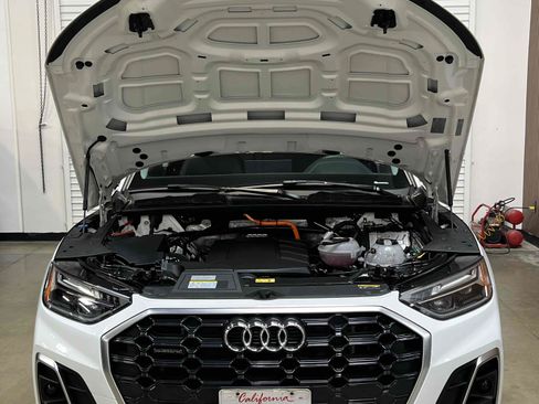Used 2021 Audi Q5 e Premium w/ Convenience Package AWD/4WD image 22
