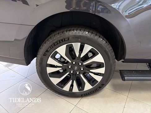New 2025 Ford Expedition Platinum w/ Platinum Ultimate Package image 33