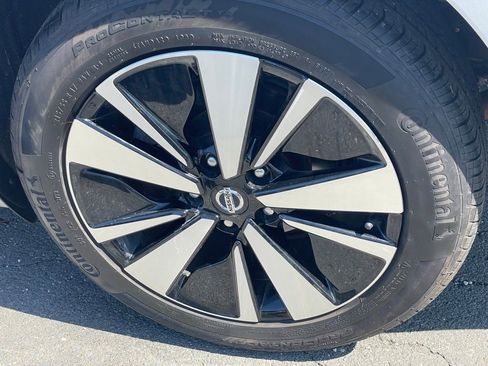 Certified 2021 Nissan Altima 2.5 SV w/ SV Premium Package AWD/4WD image 14