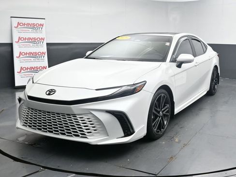 Used 2025 Toyota Camry XSE image 4