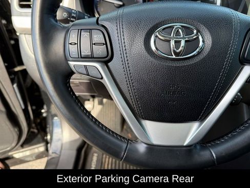 Used 2018 Toyota Highlander XLE AWD/4WD image 10