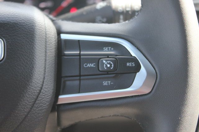 Used 2024 Jeep Compass Latitude AWD/4WD image 16