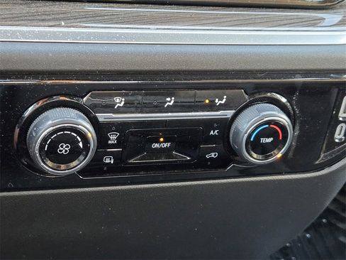 Used 2024 Chevrolet Silverado 2500 LT image 16