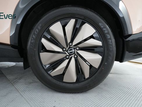 Used 2024 Nissan Ariya AWD image 19