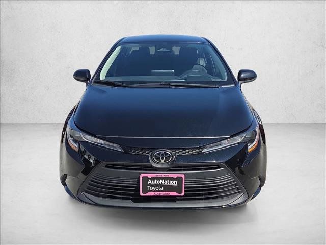 Used 2025 Toyota Corolla LE FWD image 2