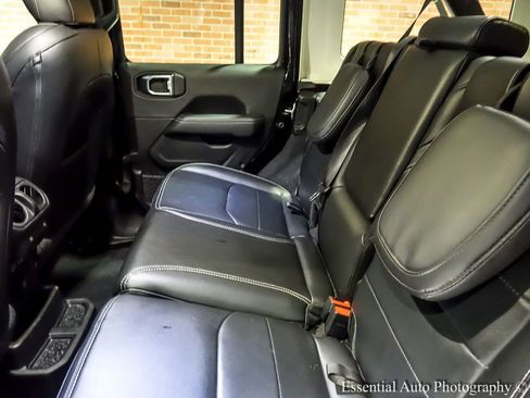 Used 2023 Jeep Wrangler Unlimited Sahara w/ Cold Weather Group image 15