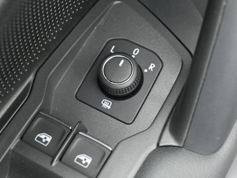Used 2025 Volkswagen Tiguan SE R-Line AWD/4WD image 12
