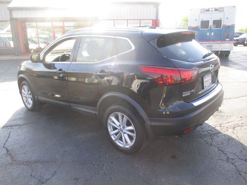 Used 2017 Nissan Rogue Sport SV AWD/4WD image 3