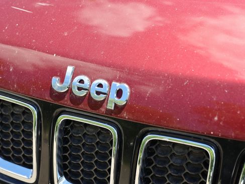 Used 2021 Jeep Compass Latitude w/ Convenience Group AWD/4WD image 6