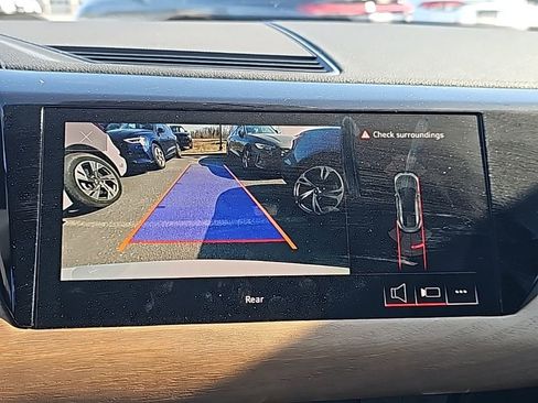 Used 2023 Audi e-tron GT Premium Plus image 9