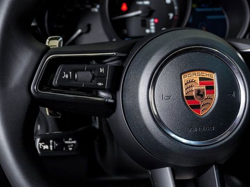 New 2026 Porsche Macan image 20