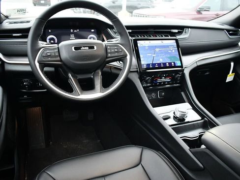 New 2025 Jeep Grand Cherokee L Limited AWD/4WD image 10