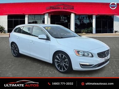 Used 2015 Volvo V60 T5 Premier FWD image 1