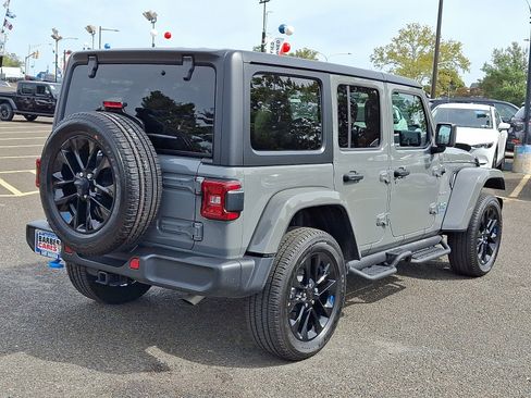 Used 2023 Jeep Wrangler Unlimited Sahara image 6