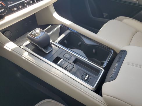 New 2026 Nissan Pathfinder SL image 10