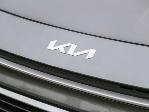 New 2026 Kia Niro LX FWD image 6