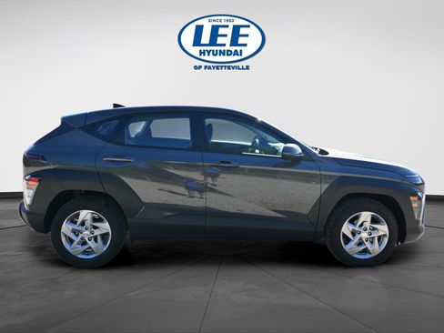 Used 2026 Hyundai Kona SE image 2