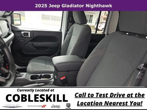 Used 2025 Jeep Gladiator Sport AWD/4WD image 10