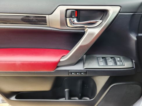 Used 2022 Lexus GX 460 Luxury w/ Off Road Package image 26