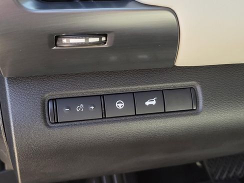 New 2026 Nissan Pathfinder SL image 21