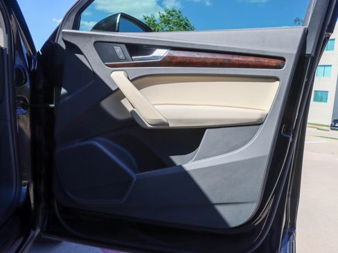 Used 2019 Audi Q5 2.0T Premium AWD/4WD image 9