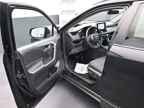 Used 2024 Toyota RAV4 XLE FWD image 16