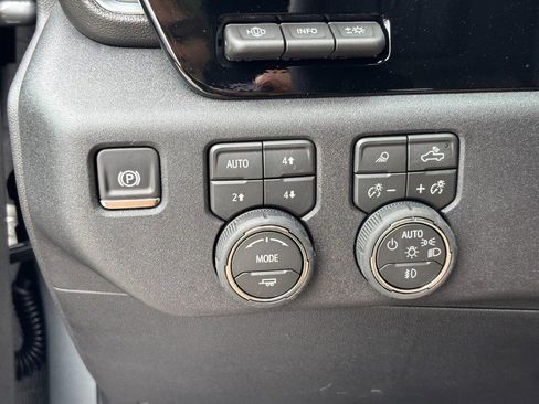 New 2026 Chevrolet Silverado 1500 High Country AWD/4WD image 12