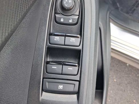 Used 2024 Subaru Crosstrek 2.5i Wilderness AWD/4WD image 31