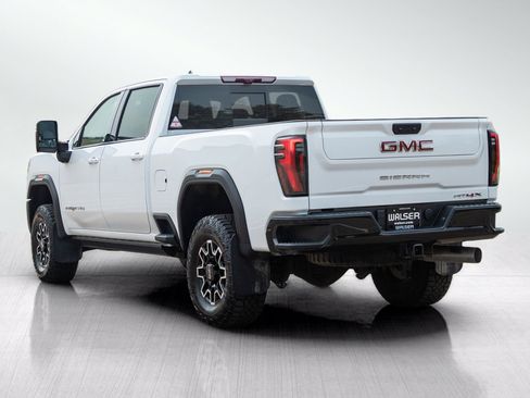 Used 2024 GMC Sierra 2500 AT4X AWD/4WD image 3